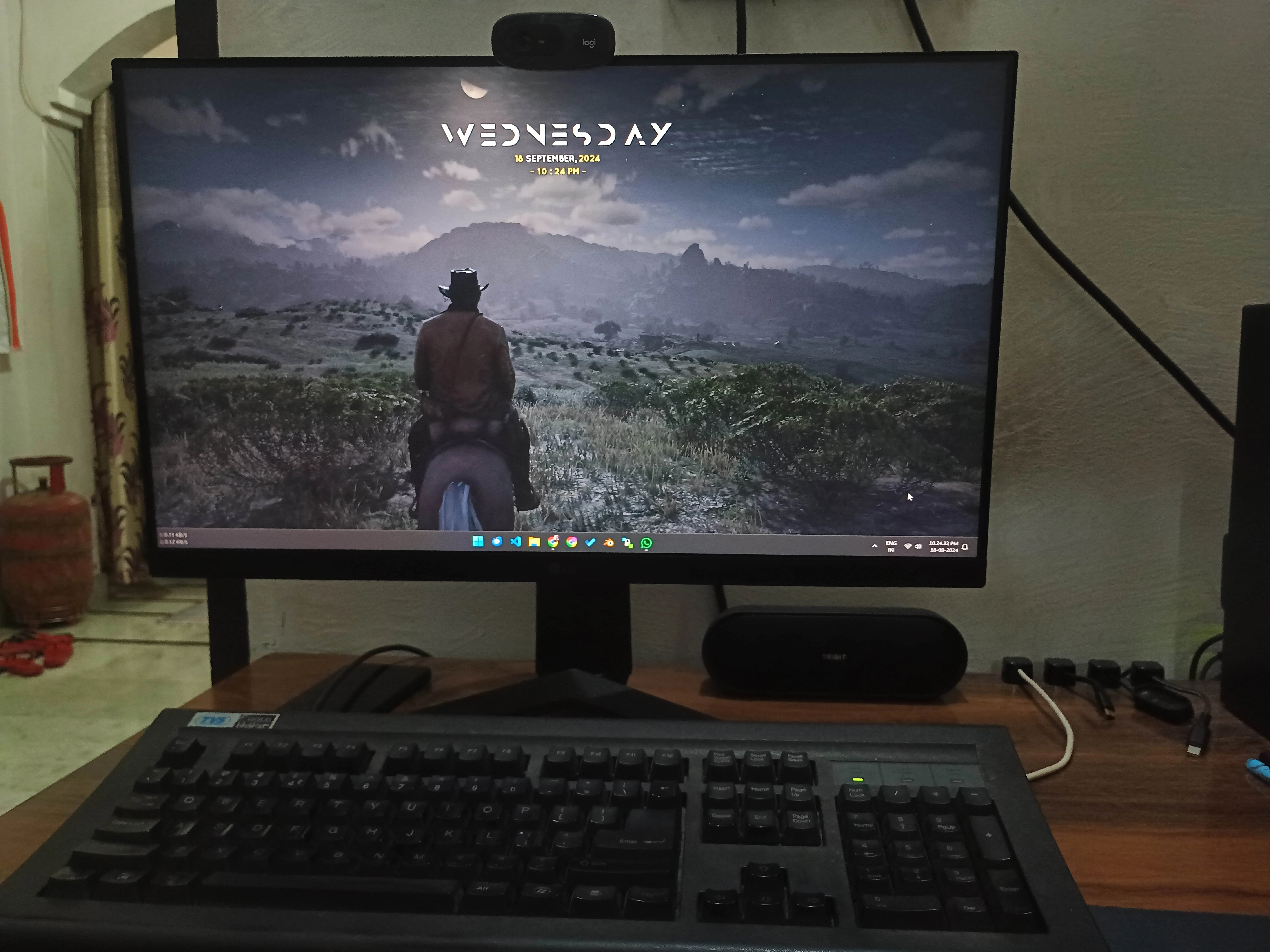 2024 setup with the RDR2 Wallpaper